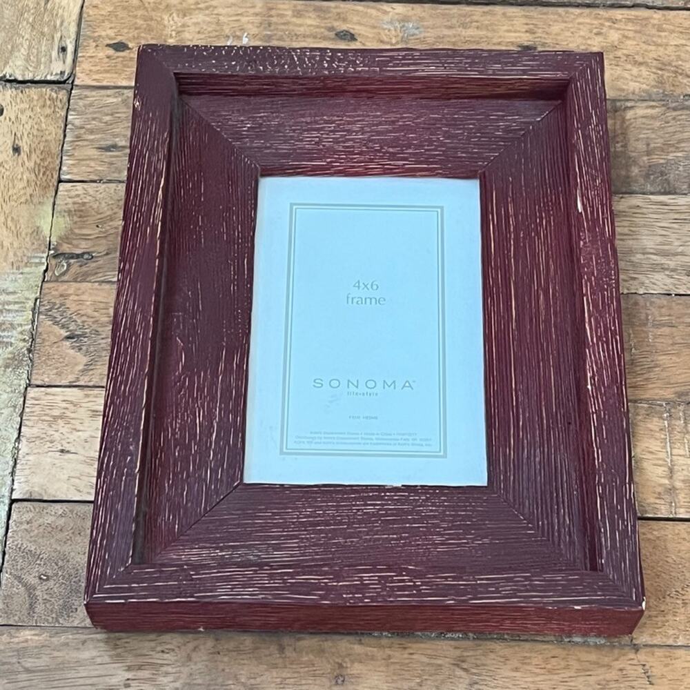 Sonoma Lifestyle Distressed Red Wood Picture Frame 4 x 6 in Rustic